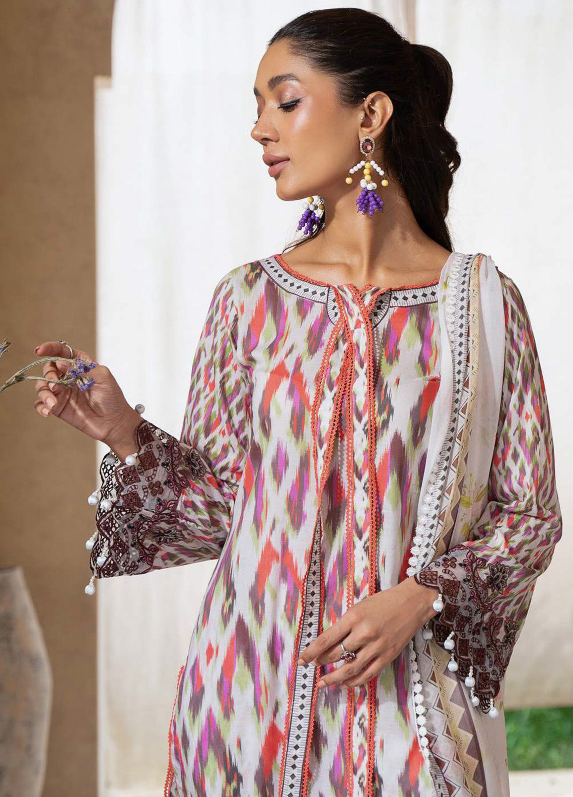 Alzohaib Sunshine Bloom Embroidered Lawn 3 Piece Unstitched Suit AZ24SBPK D-SPK-02 Alzohaib Sunshine Bloom Embroidered Lawn 3 Piece Unstitched Suit AZ24SBPK D-SPK-02