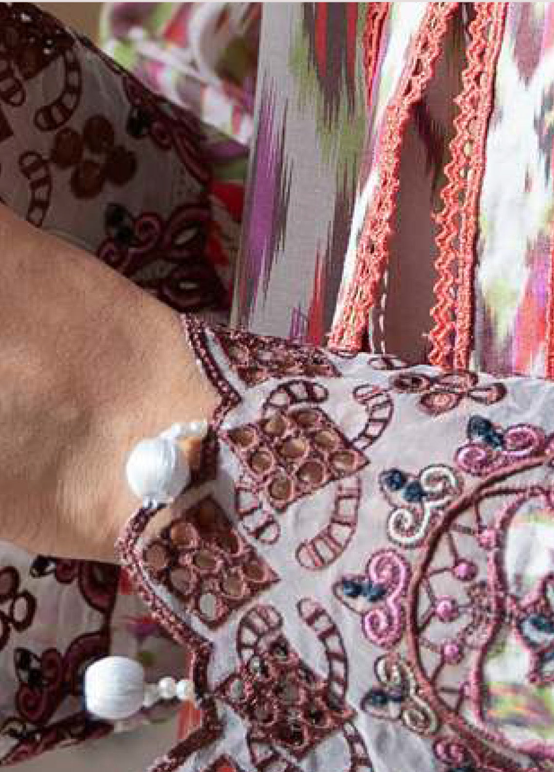 Alzohaib Sunshine Bloom Embroidered Lawn 3 Piece Unstitched Suit AZ24SBPK D-SPK-02 Alzohaib Sunshine Bloom Embroidered Lawn 3 Piece Unstitched Suit AZ24SBPK D-SPK-02