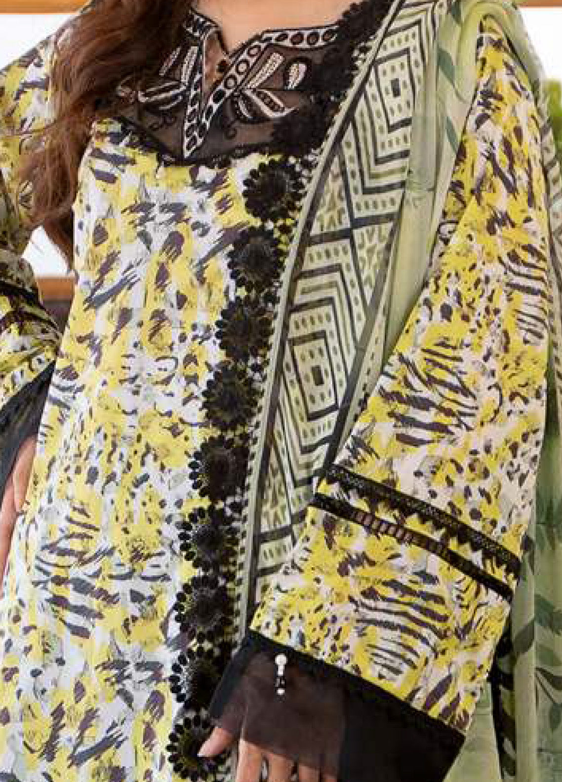 Alzohaib Sunshine Bloom Embroidered Lawn 3 Piece Unstitched Suit AZ24SBPK D-SPK-07 Alzohaib Sunshine Bloom Embroidered Lawn 3 Piece Unstitched Suit AZ24SBPK D-SPK-07