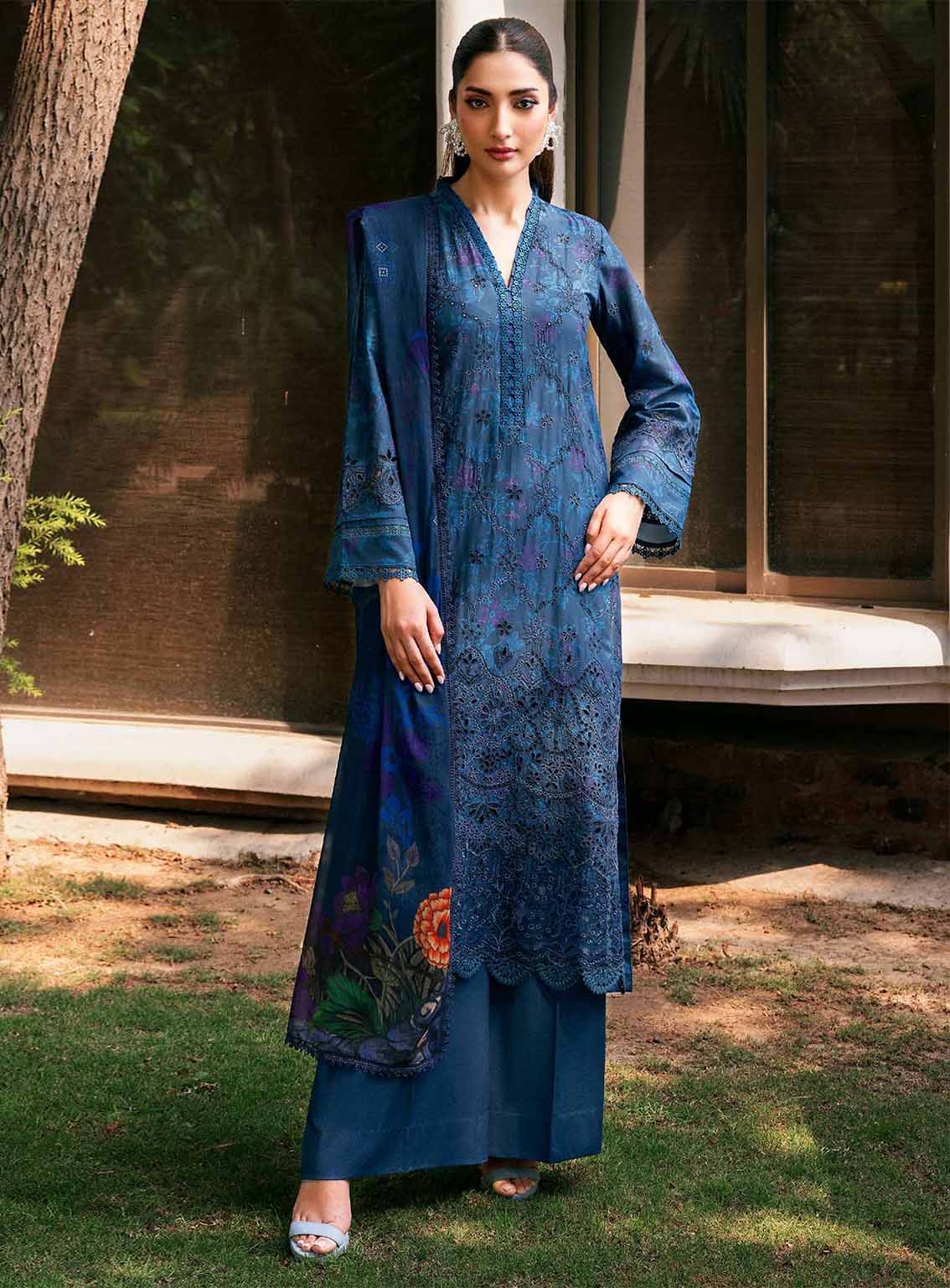 Amal By Motifz Embroidered Lawn 3 Piece Unstitched Suit MT25EELD2 D-5359 FLORA Amal By Motifz Embroidered Lawn 3 Piece Unstitched Suit MT25EELD2 D-5359 FLORA