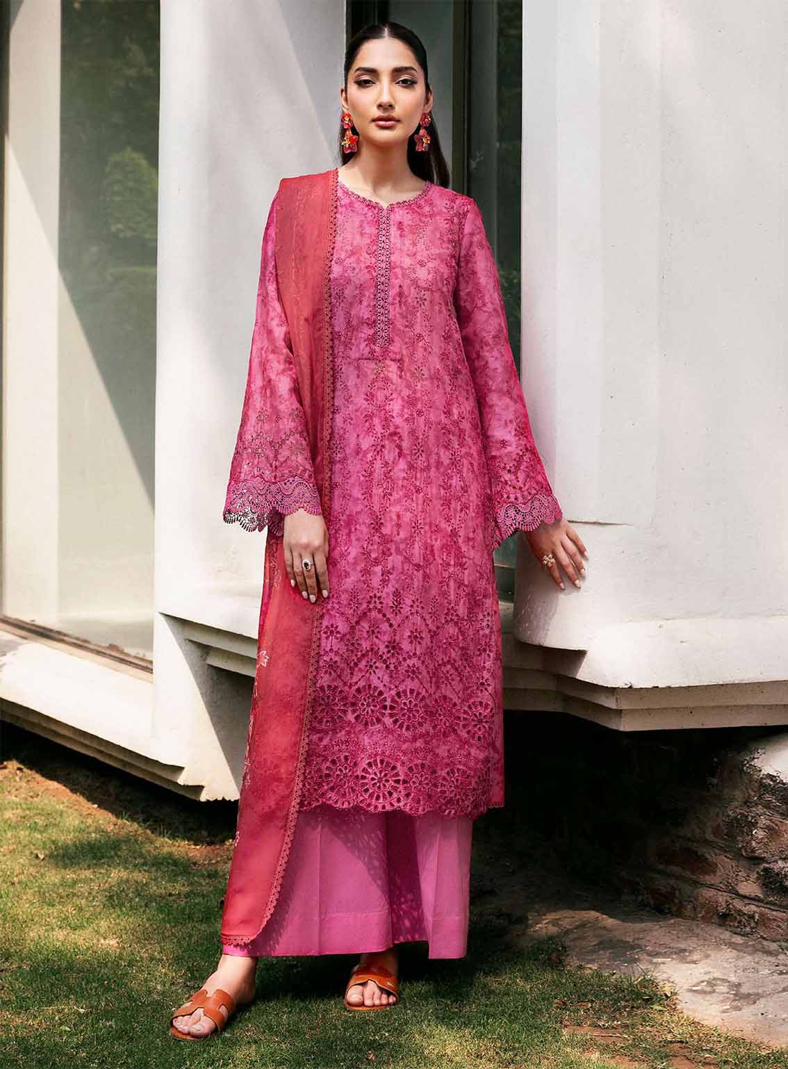 Amal By Motifz Embroidered Lawn 3 Piece Unstitched Suit MT25EELD2 D-5362 ASHLEY Amal By Motifz Embroidered Lawn 3 Piece Unstitched Suit MT25EELD2 D-5362 ASHLEY
