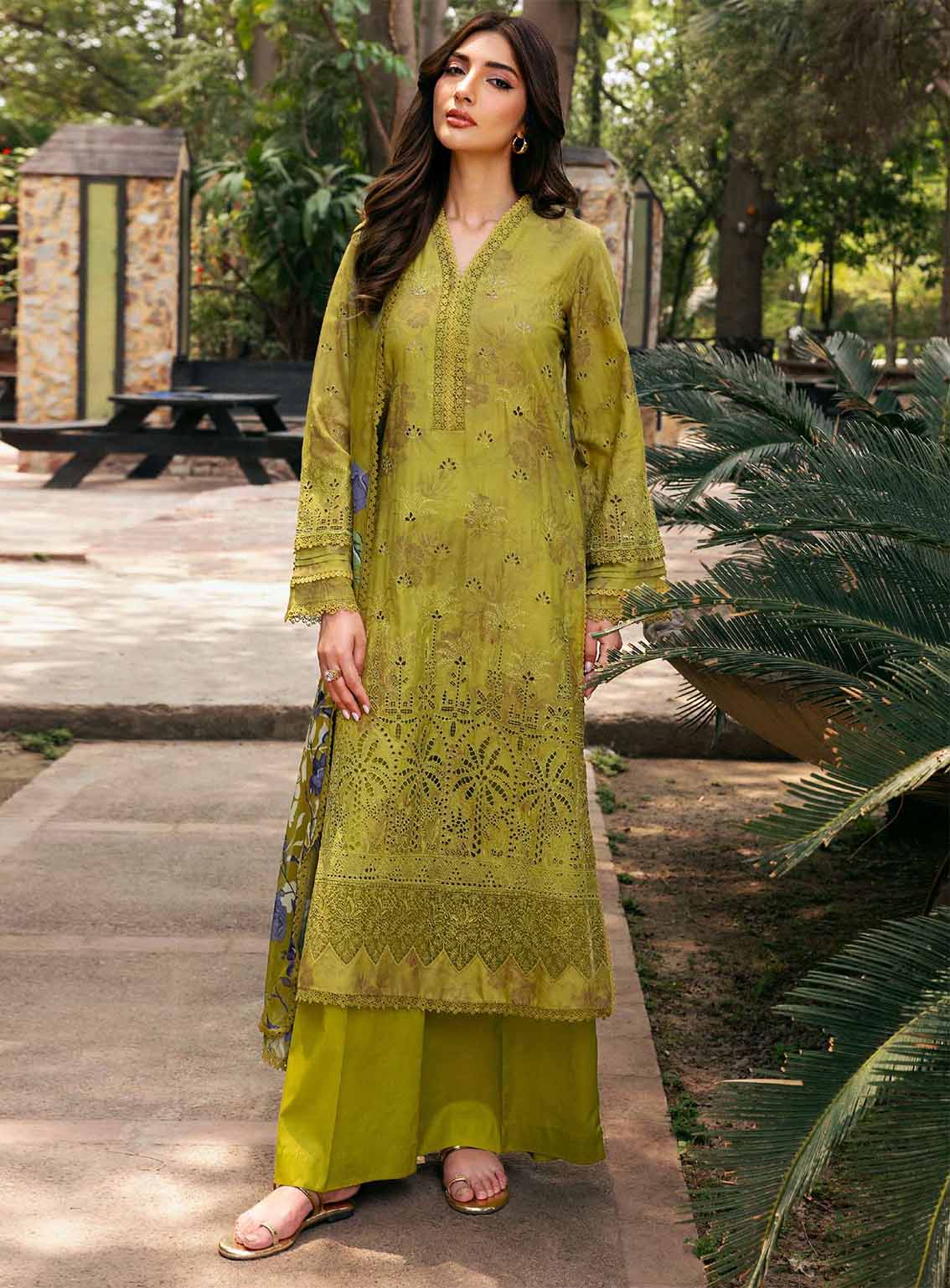 Amal By Motifz Embroidered Lawn 3 Piece Unstitched Suit MT25EELD2 D-5363 NESSA Amal By Motifz Embroidered Lawn 3 Piece Unstitched Suit MT25EELD2 D-5363 NESSA