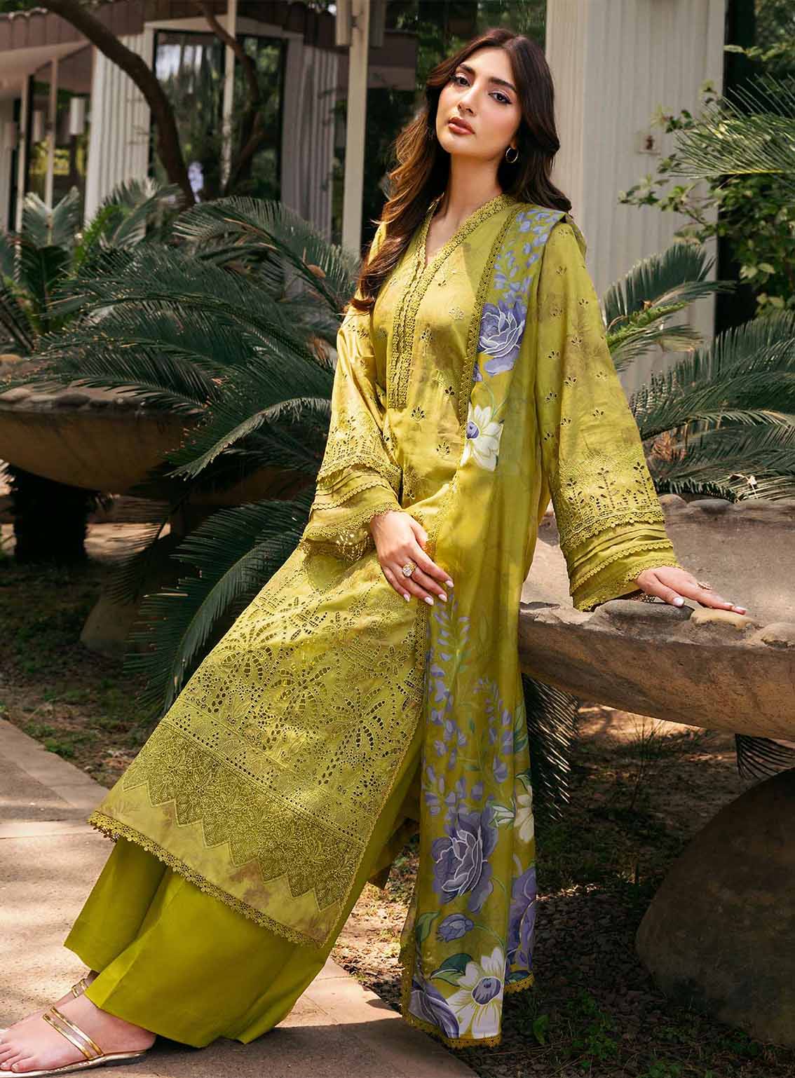 Amal By Motifz Embroidered Lawn 3 Piece Unstitched Suit MT25EELD2 D-5363 NESSA Amal By Motifz Embroidered Lawn 3 Piece Unstitched Suit MT25EELD2 D-5363 NESSA