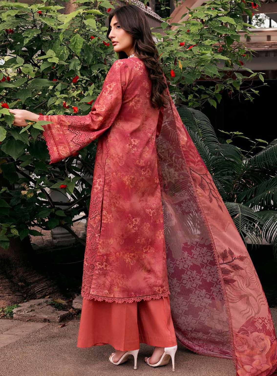Amal By Motifz Embroidered Lawn 3 Piece Unstitched Suit MT25EELD2 D-5365 ELLE Amal By Motifz Embroidered Lawn 3 Piece Unstitched Suit MT25EELD2 D-5365 ELLE