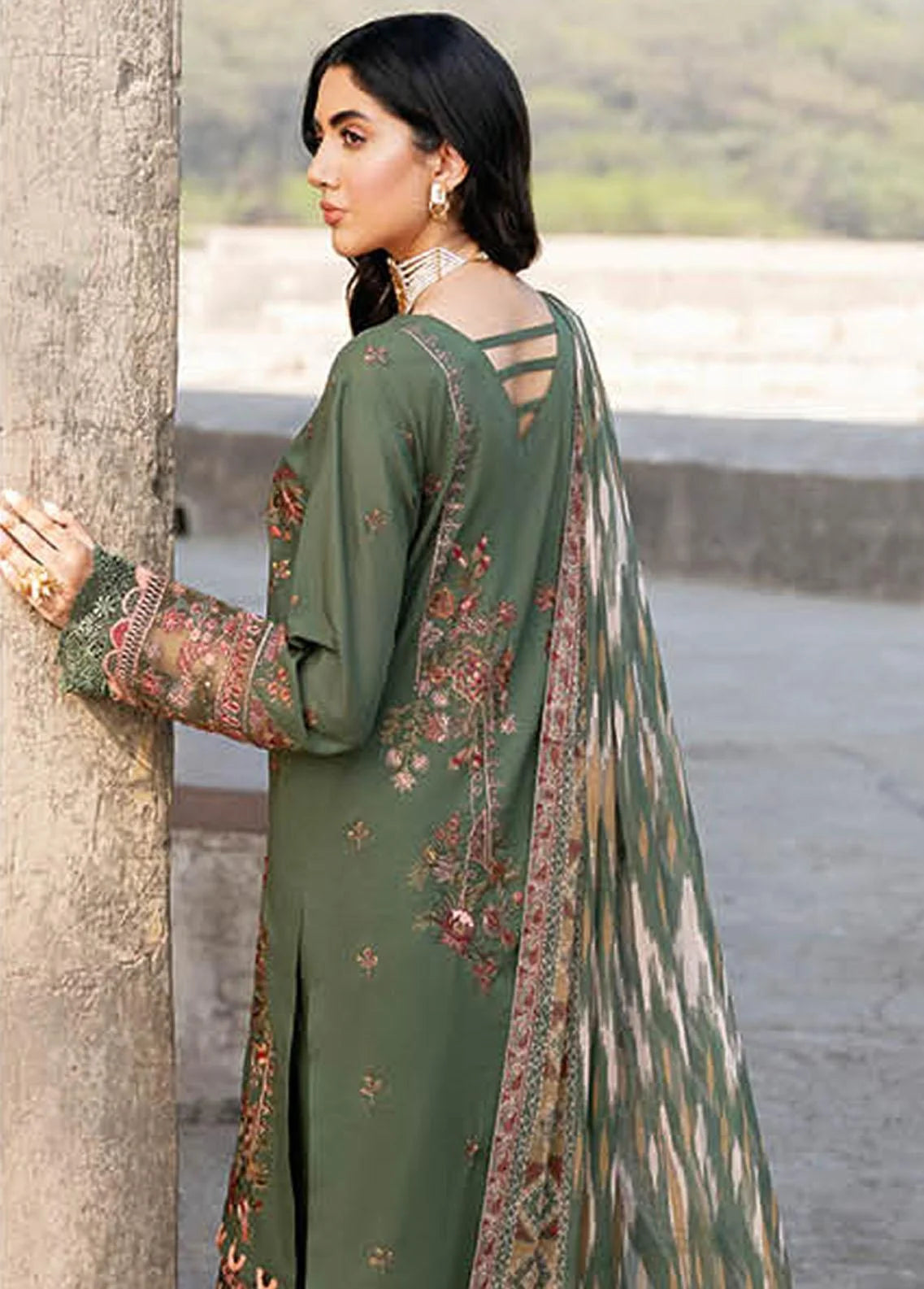 Andaaz By Ramsha Embroidered Lawn Unstitched 3 Piece Suit - 02 Andaaz By Ramsha Embroidered Lawn Unstitched 3 Piece Suit - 02