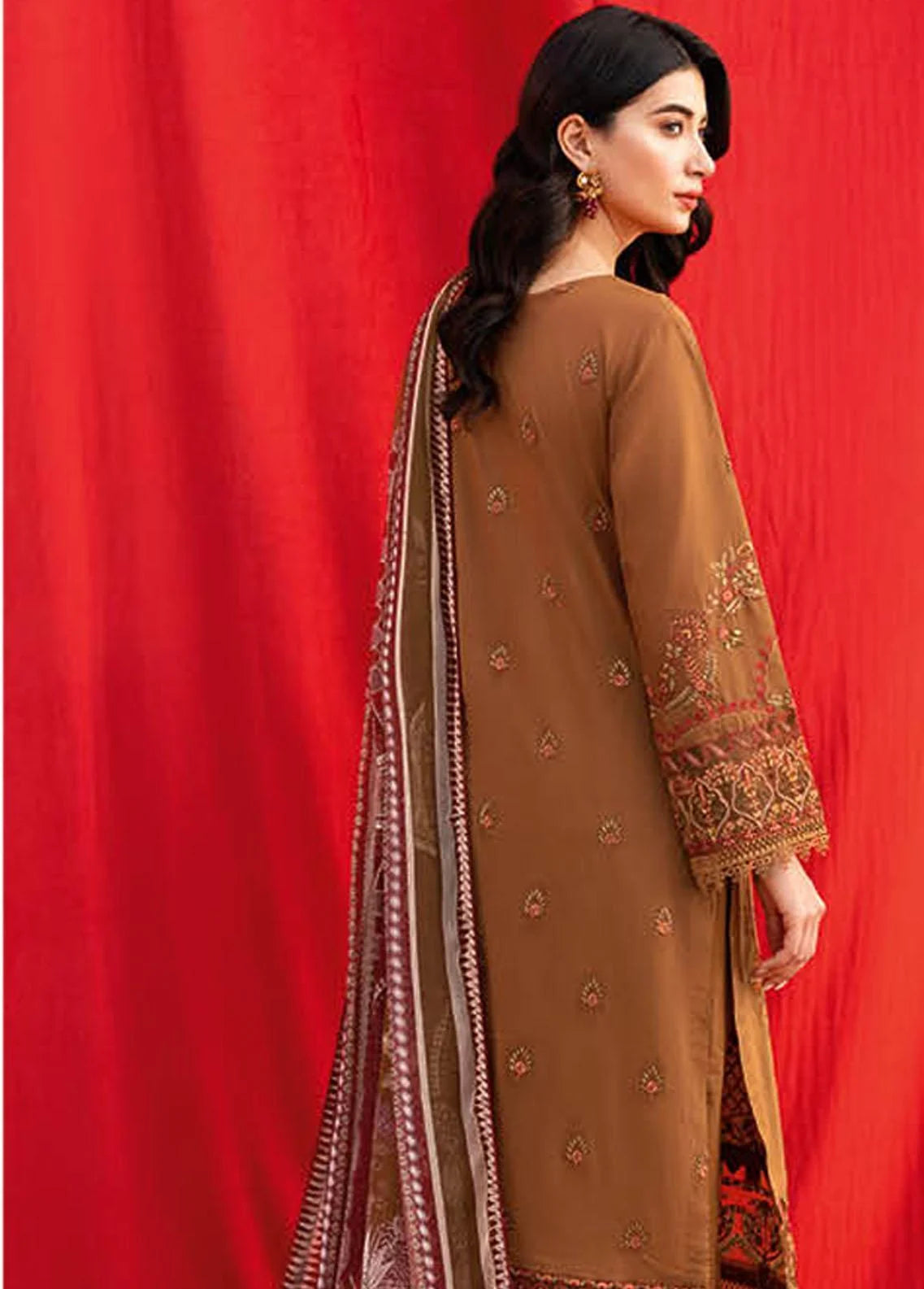 Andaaz By Ramsha Embroidered Lawn Unstitched 3 Piece Suit - 08 Andaaz By Ramsha Embroidered Lawn Unstitched 3 Piece Suit - 08