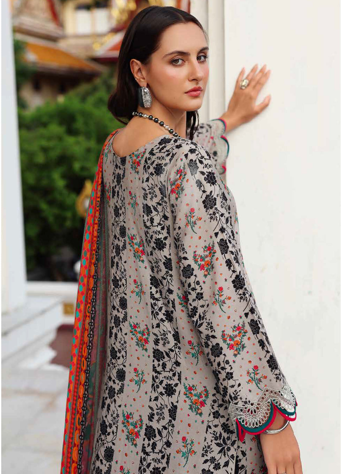 Aniiq By Charizma Embroidered Linen 3 Piece Unstitched Suit CH25AELV2 D-ANW6-19 Aniiq By Charizma Embroidered Linen 3 Piece Unstitched Suit CH25AELV2 D-ANW6-19