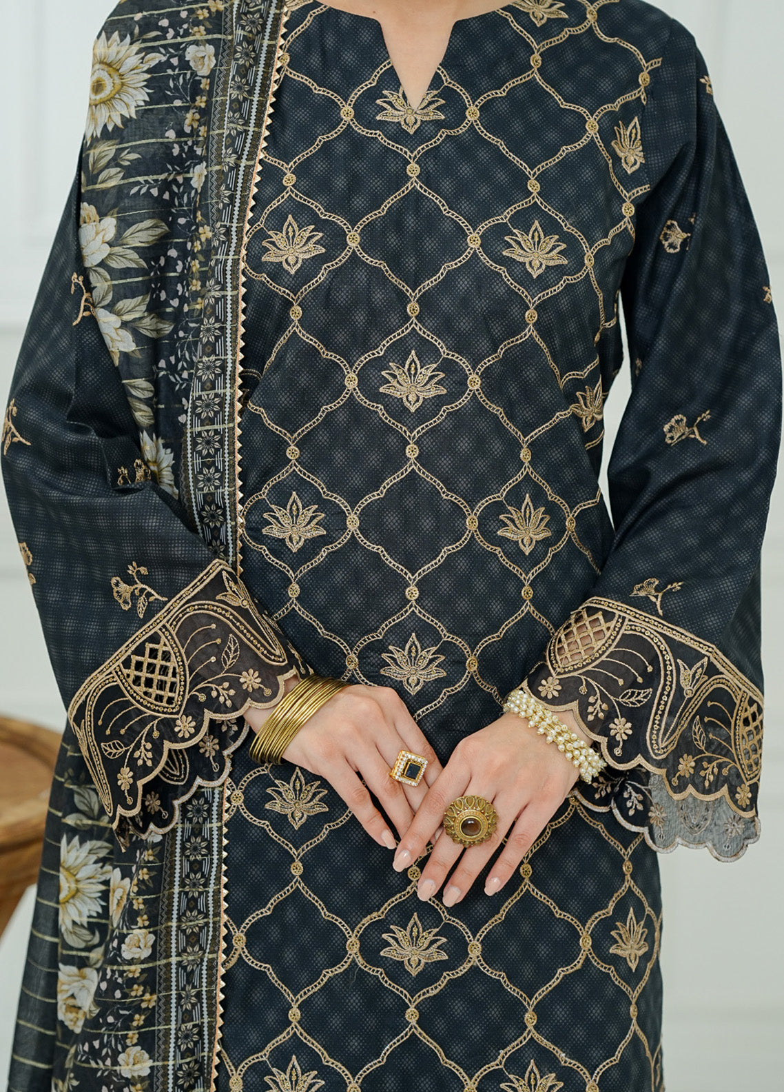 Anmol By VS Textile Embroidered Lawn 3 Piece Unstitched Suit VS25APE D-3435 Anmol By VS Textile Embroidered Lawn 3 Piece Unstitched Suit VS25APE D-3435