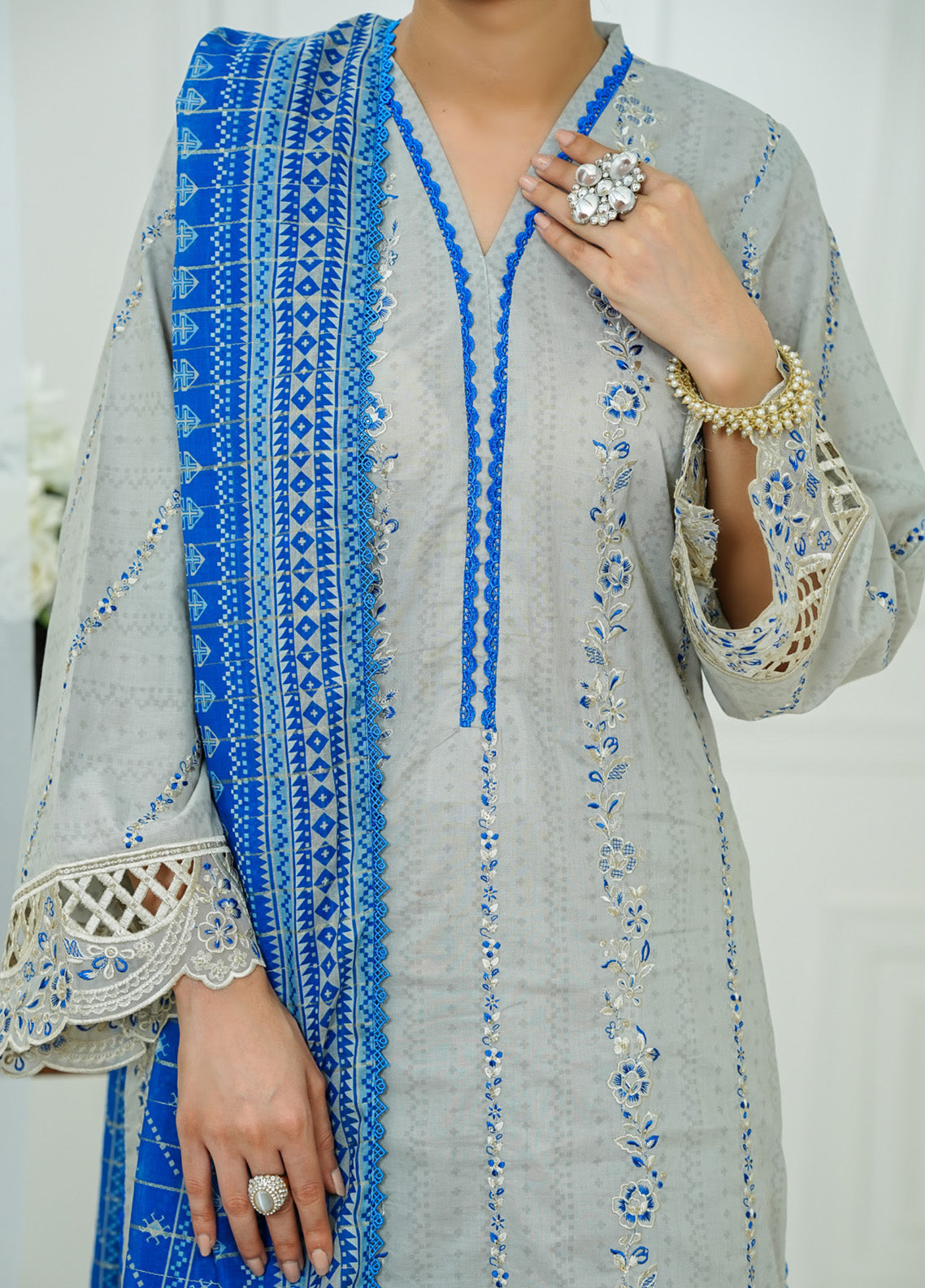 Anmol By VS Textile Embroidered Lawn 3 Piece Unstitched Suit VS25APE D-3436 Anmol By VS Textile Embroidered Lawn 3 Piece Unstitched Suit VS25APE D-3436