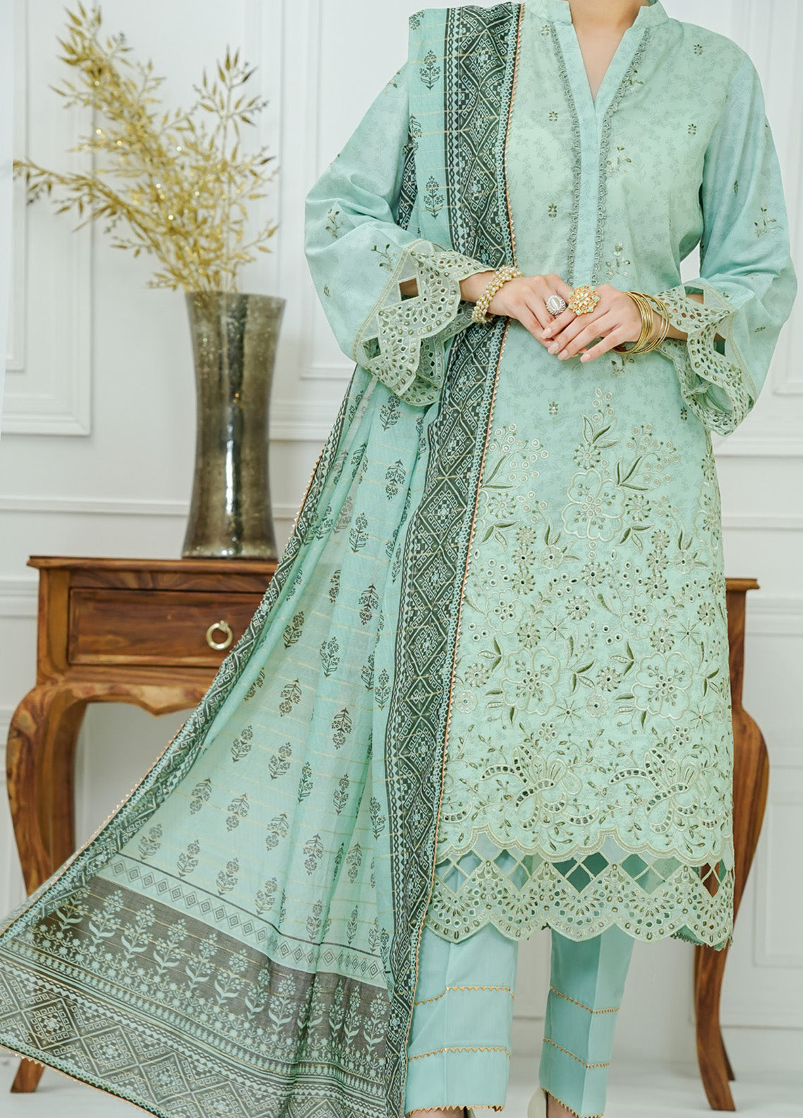 Anmol By VS Textile Embroidered Lawn 3 Piece Unstitched Suit VS25APE D-3439 Anmol By VS Textile Embroidered Lawn 3 Piece Unstitched Suit VS25APE D-3439