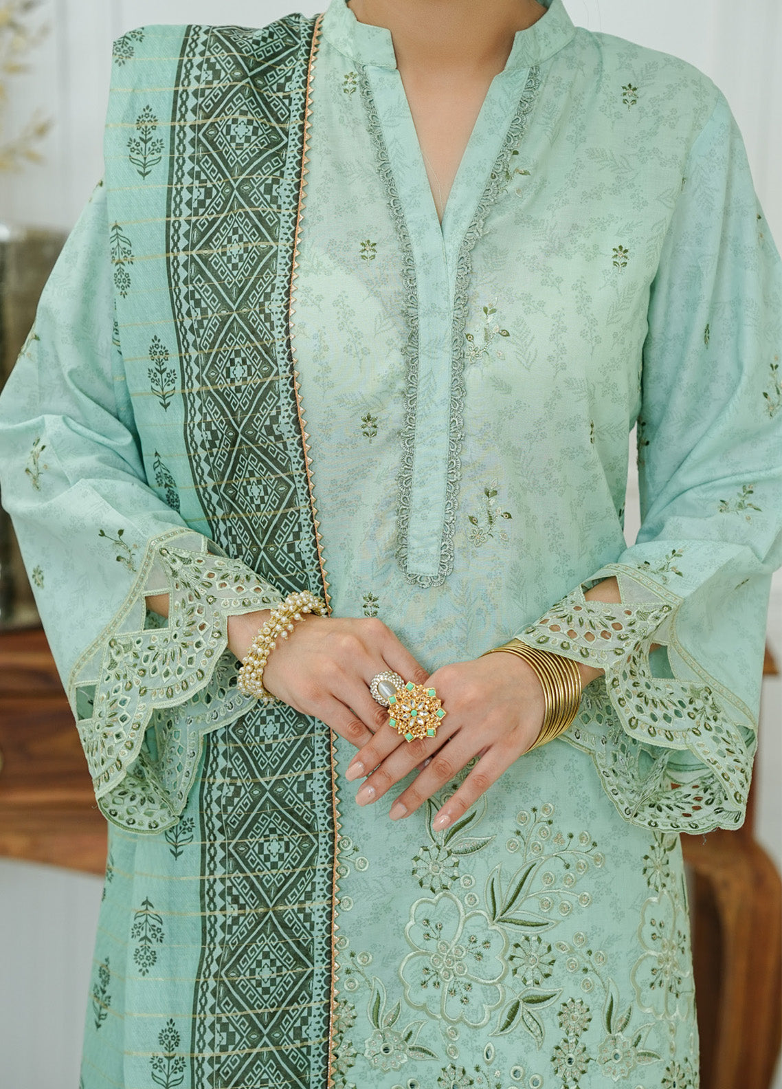 Anmol By VS Textile Embroidered Lawn 3 Piece Unstitched Suit VS25APE D-3439 Anmol By VS Textile Embroidered Lawn 3 Piece Unstitched Suit VS25APE D-3439