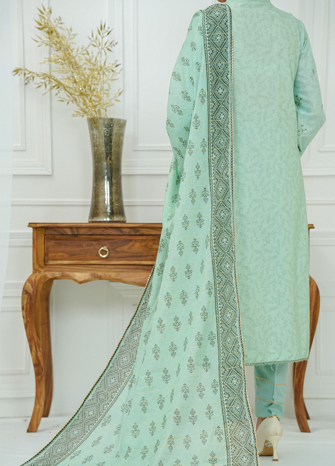 Anmol By VS Textile Embroidered Lawn 3 Piece Unstitched Suit VS25APE D-3439 Anmol By VS Textile Embroidered Lawn 3 Piece Unstitched Suit VS25APE D-3439