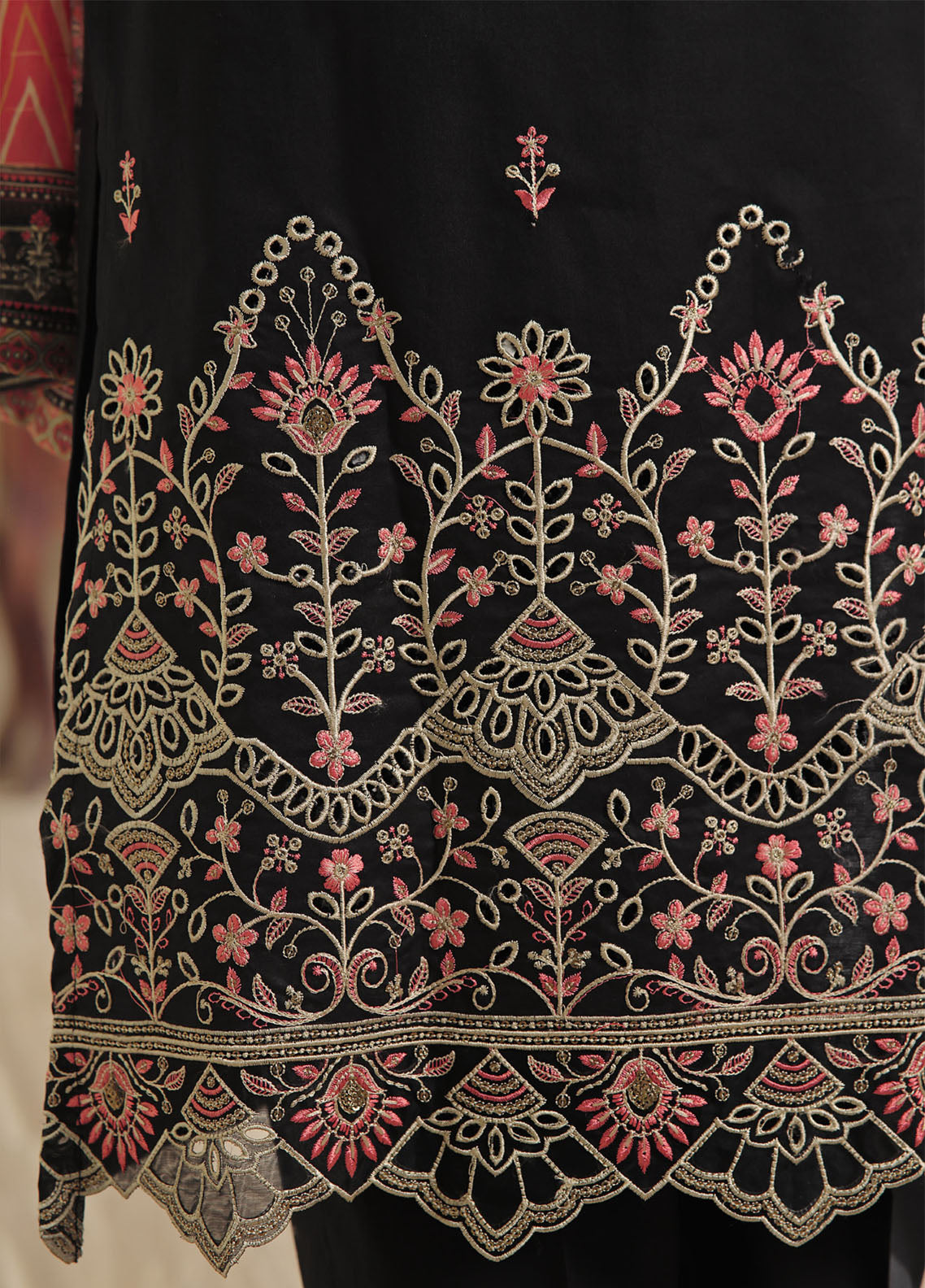 Anmol By VS Textile Embroidered Lawn With Fancy Zari Dupatta 3 Piece Unstitched Suit VS24AELFZD D-1010 Anmol By VS Textile Embroidered Lawn With Fancy Zari Dupatta 3 Piece Unstitched Suit VS24AELFZD D-1010