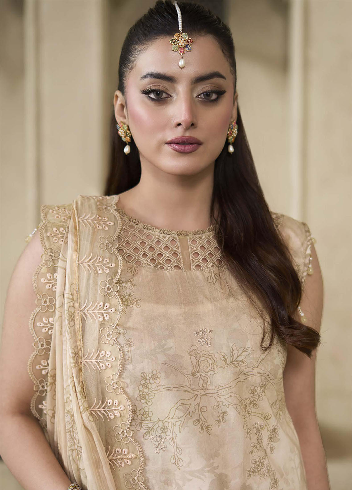 Applique Kari By Alzohaib Embroidered Cutwork Lawn 3 Piece Unstitched Suit AZ26AKEC D-01 Applique Kari By Alzohaib Embroidered Cutwork Lawn 3 Piece Unstitched Suit AZ26AKEC D-01