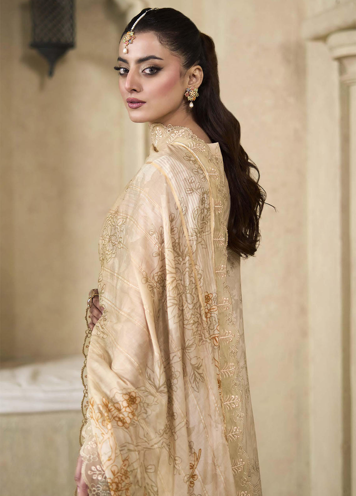 Applique Kari By Alzohaib Embroidered Cutwork Lawn 3 Piece Unstitched Suit AZ26AKEC D-01 Applique Kari By Alzohaib Embroidered Cutwork Lawn 3 Piece Unstitched Suit AZ26AKEC D-01