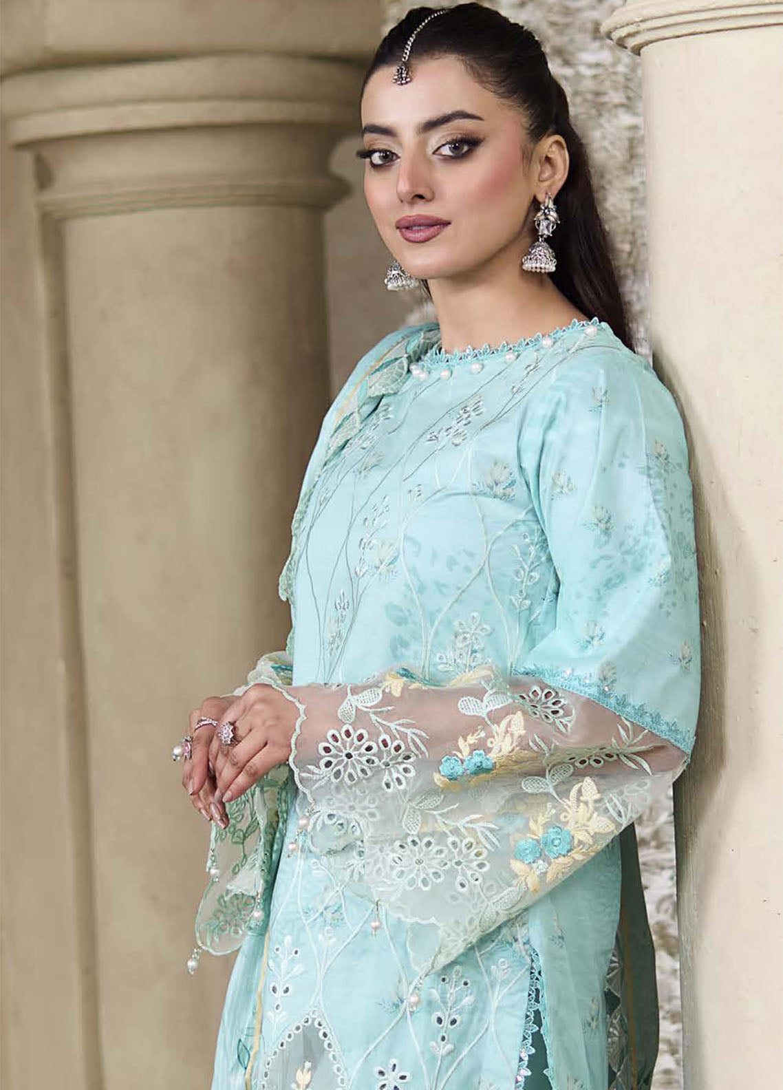 Applique Kari By Alzohaib Embroidered Cutwork Lawn 3 Piece Unstitched Suit AZ26AKEC D-06 Applique Kari By Alzohaib Embroidered Cutwork Lawn 3 Piece Unstitched Suit AZ26AKEC D-06