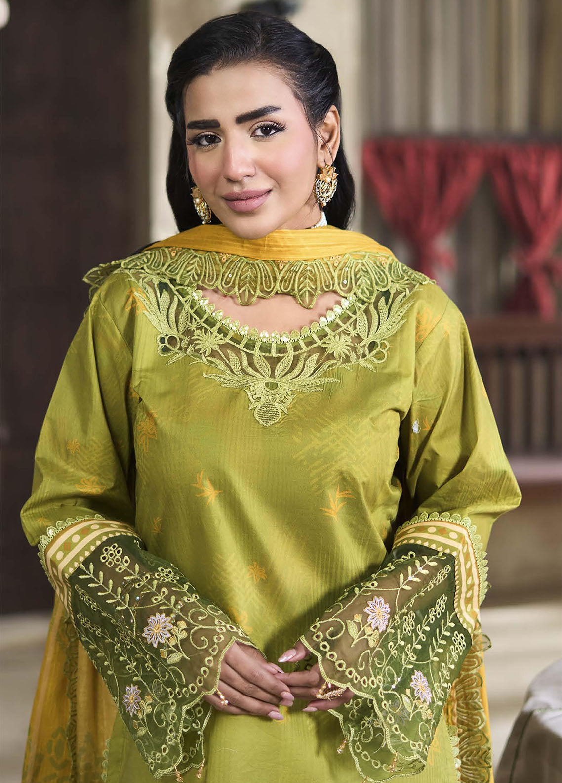 Applique Kari By Alzohaib Embroidered Cutwork Lawn 3 Piece Unstitched Suit AZ26AKEC D-08 Applique Kari By Alzohaib Embroidered Cutwork Lawn 3 Piece Unstitched Suit AZ26AKEC D-08