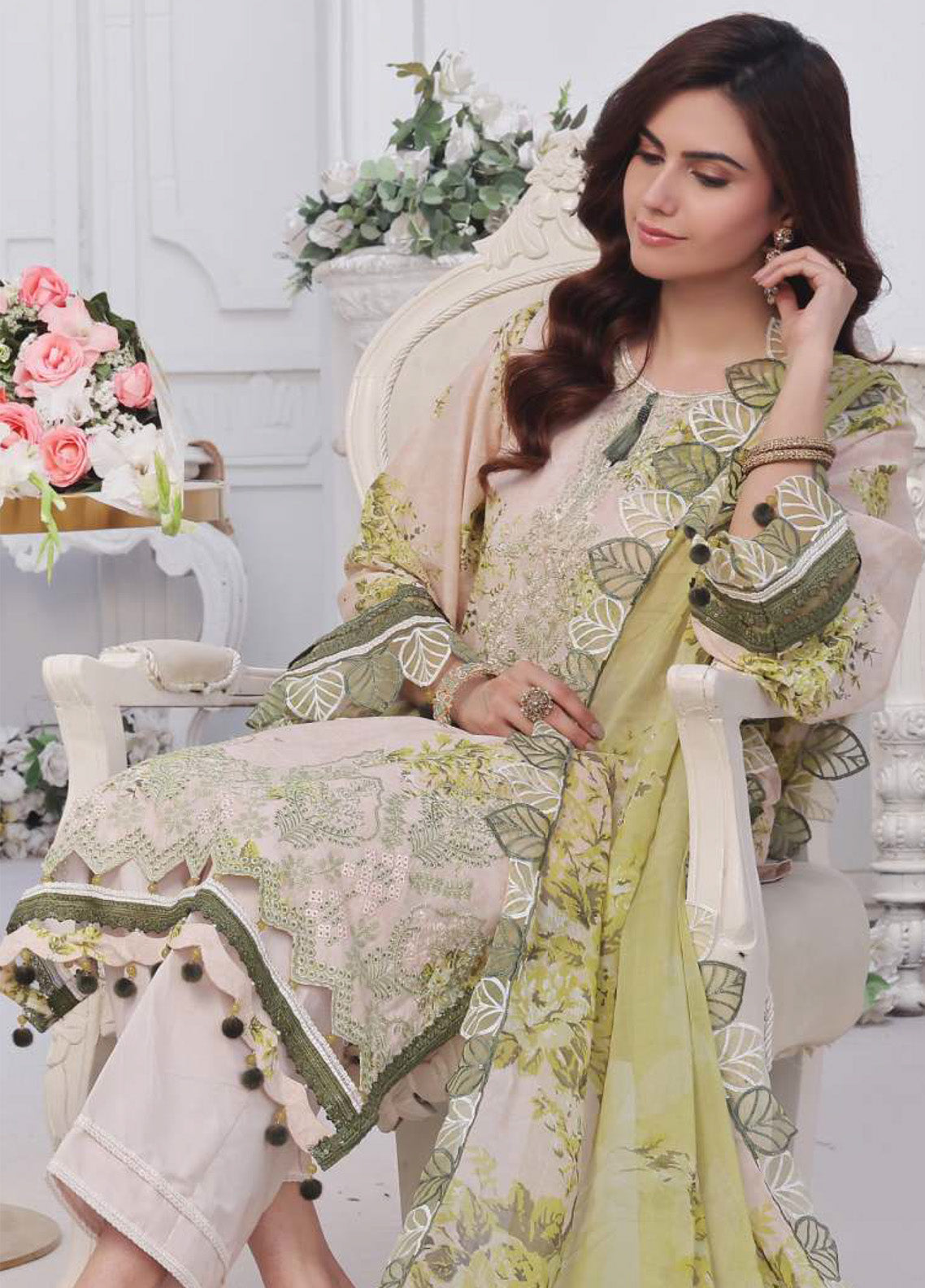 Applique Kari By Alzohaib Embroidered Lawn 3 Piece Unstitched Suit AZ25AK D-01 Applique Kari By Alzohaib Embroidered Lawn 3 Piece Unstitched Suit AZ25AK D-01