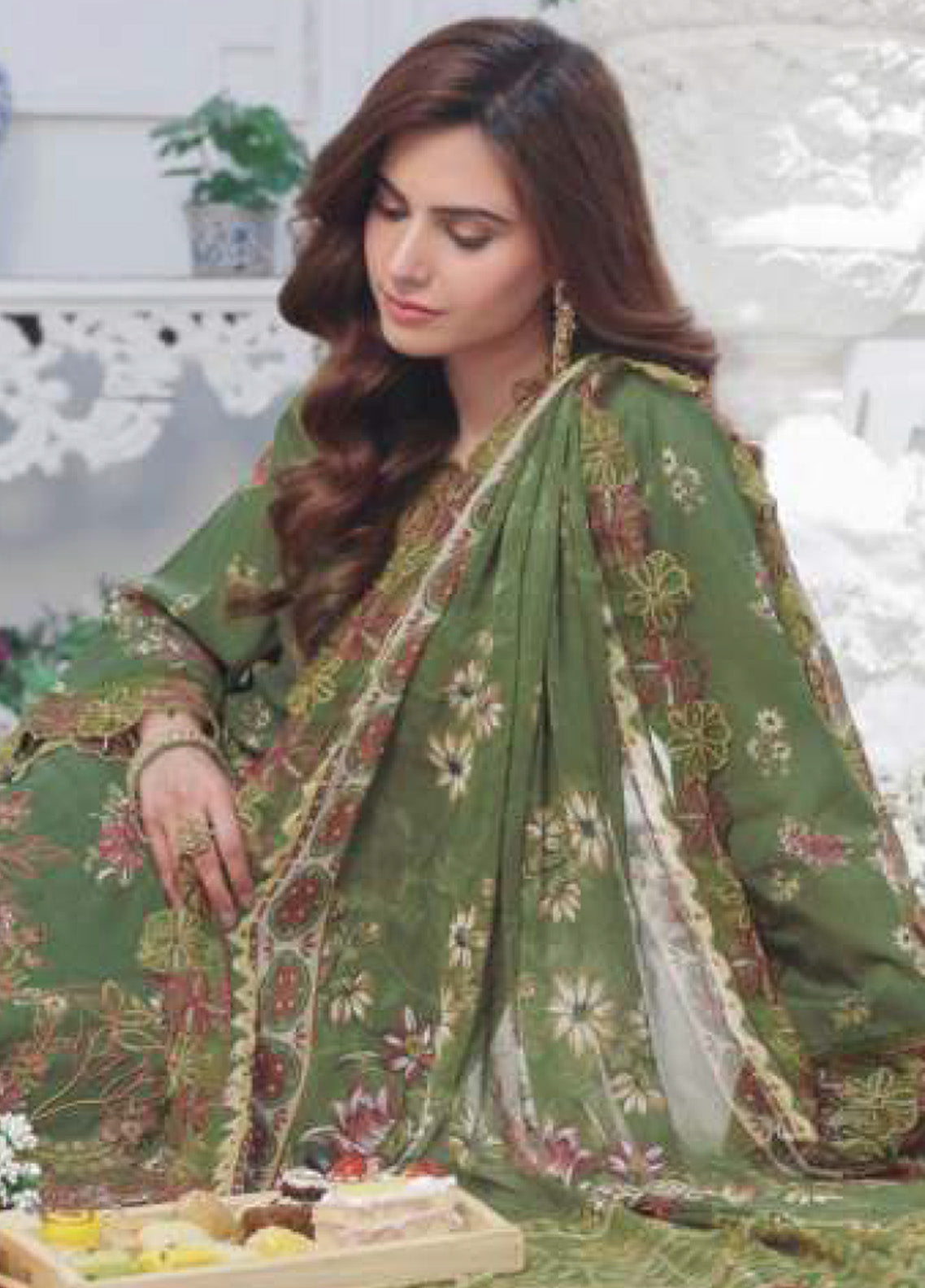 Applique Kari By Alzohaib Embroidered Lawn 3 Piece Unstitched Suit AZ25AK D-03 Applique Kari By Alzohaib Embroidered Lawn 3 Piece Unstitched Suit AZ25AK D-03