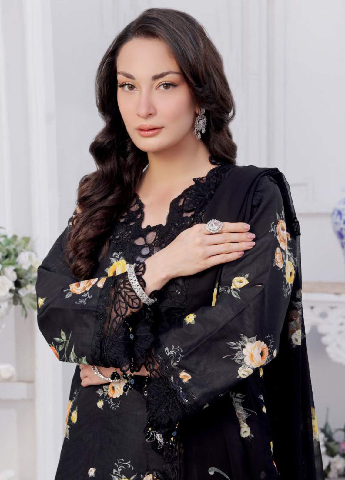 Applique Kari By Alzohaib Embroidered Lawn 3 Piece Unstitched Suit AZ25AK D-06 Applique Kari By Alzohaib Embroidered Lawn 3 Piece Unstitched Suit AZ25AK D-06