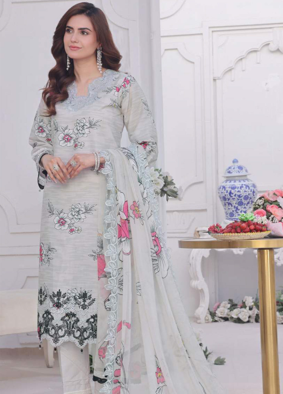 Applique Kari By Alzohaib Embroidered Lawn 3 Piece Unstitched Suit AZ25AK D-07 Applique Kari By Alzohaib Embroidered Lawn 3 Piece Unstitched Suit AZ25AK D-07