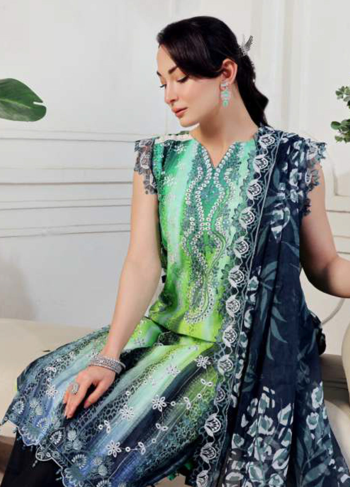 Applique Kari By Alzohaib Embroidered Lawn 3 Piece Unstitched Suit AZ25AK D-08 Applique Kari By Alzohaib Embroidered Lawn 3 Piece Unstitched Suit AZ25AK D-08