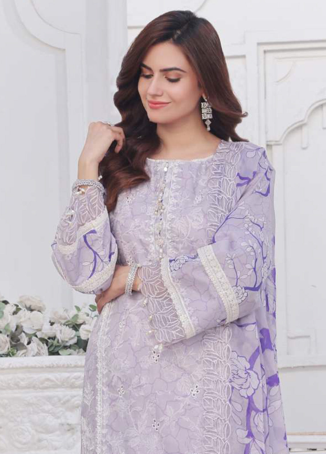 Applique Kari By Alzohaib Embroidered Lawn 3 Piece Unstitched Suit AZ25AK D-09 Applique Kari By Alzohaib Embroidered Lawn 3 Piece Unstitched Suit AZ25AK D-09