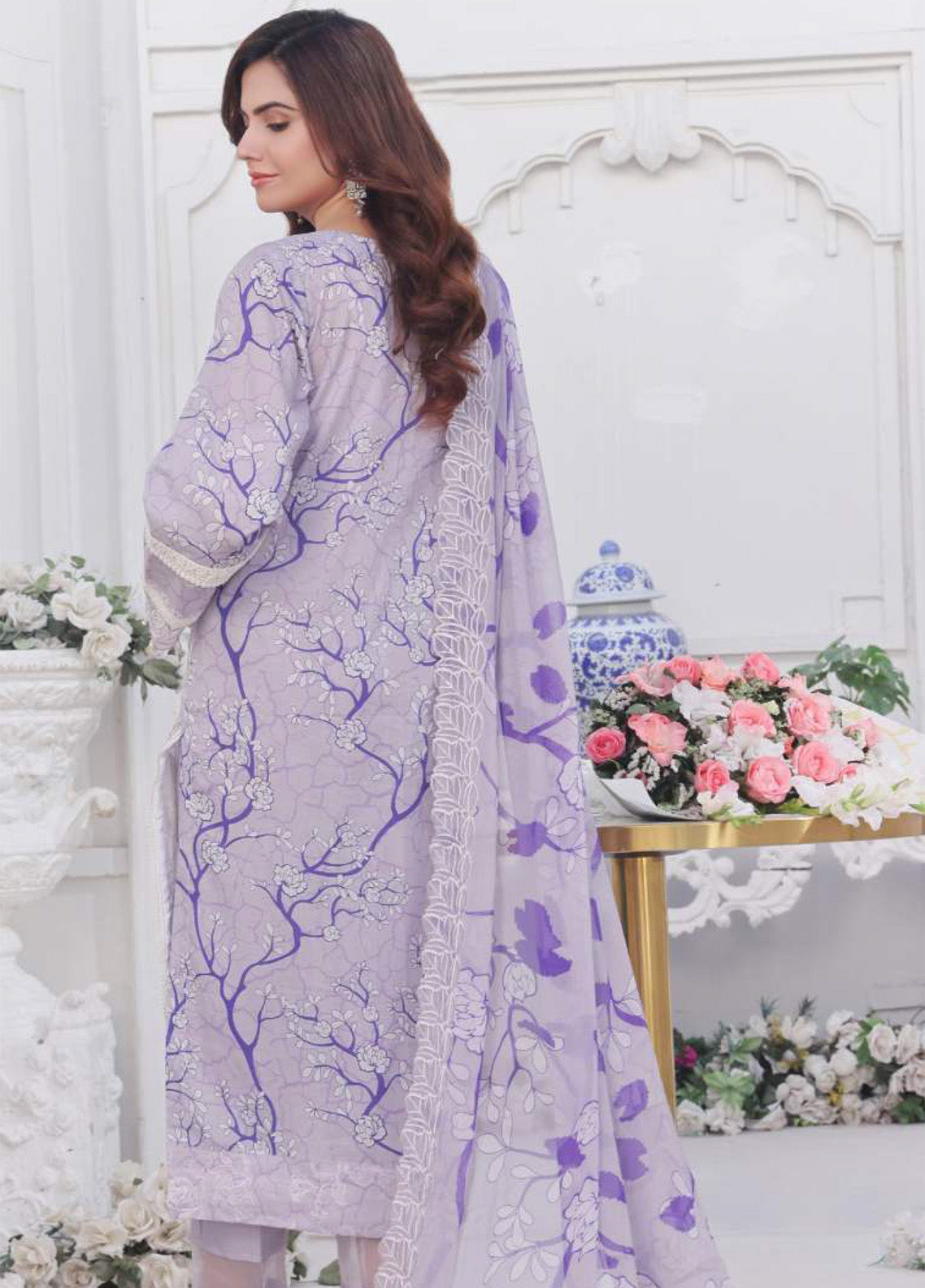 Applique Kari By Alzohaib Embroidered Lawn 3 Piece Unstitched Suit AZ25AK D-09 Applique Kari By Alzohaib Embroidered Lawn 3 Piece Unstitched Suit AZ25AK D-09