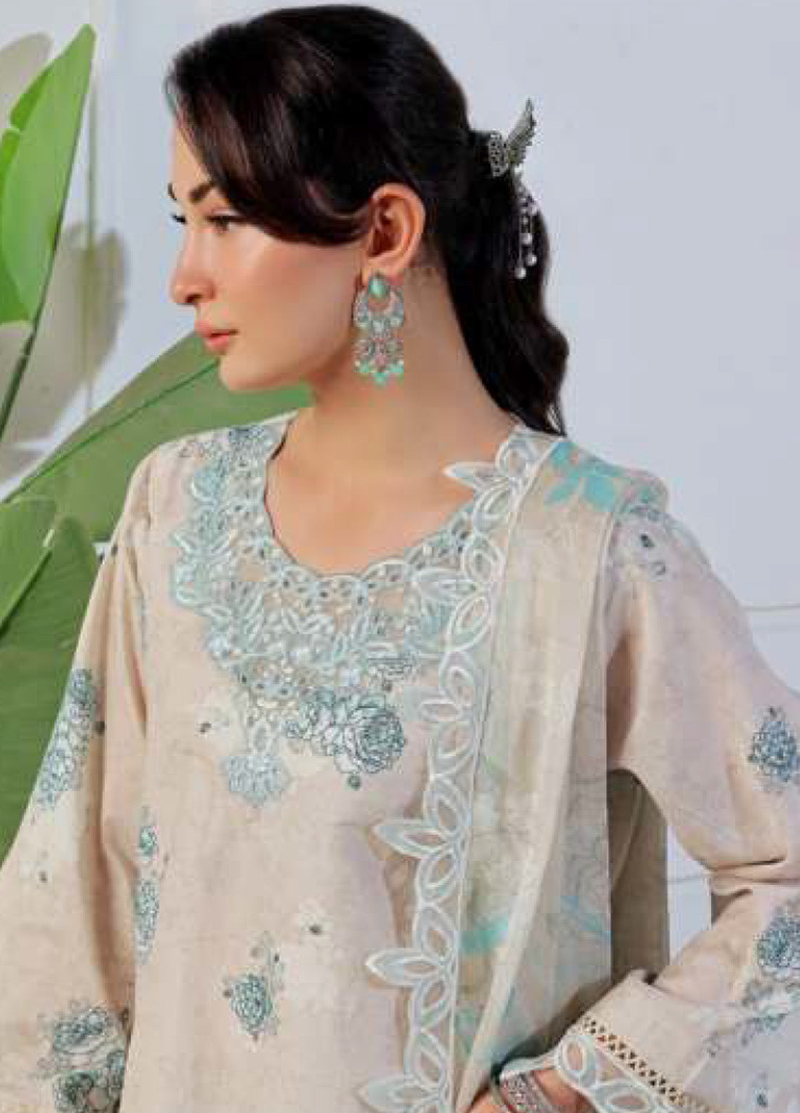 Applique Kari By Alzohaib Embroidered Lawn 3 Piece Unstitched Suit AZ25AK D-12 Applique Kari By Alzohaib Embroidered Lawn 3 Piece Unstitched Suit AZ25AK D-12