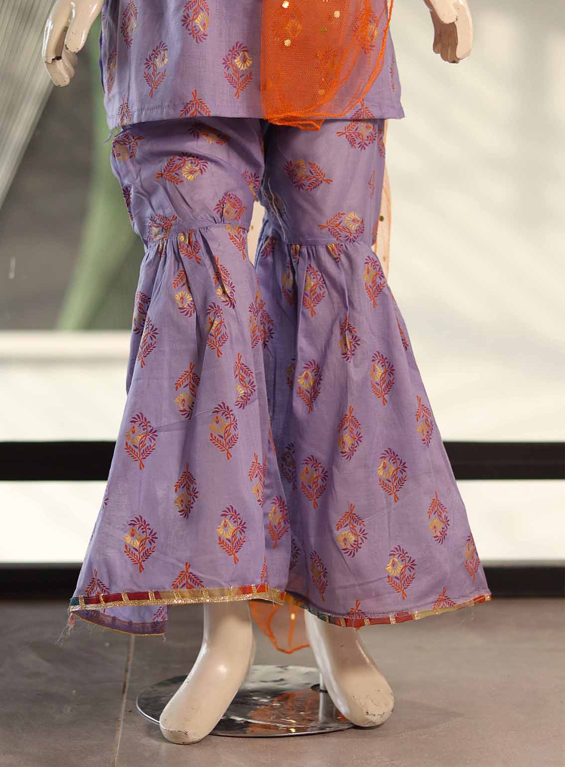 Aroob Embroidered Lawn 3 Piece Stitched Suit ARB25G D-PP-0063 Aroob Embroidered Lawn 3 Piece Stitched Suit ARB25G D-PP-0063