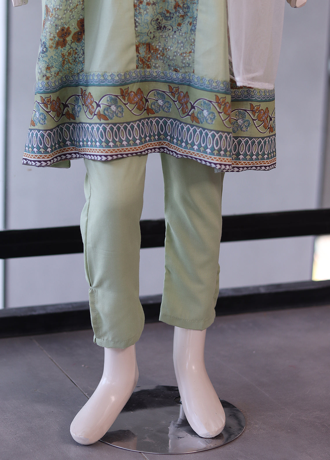 Aroob Fancy Embroidered Cotton Suit Stitch 3 Piece - ARB24G 70 Aroob Fancy Embroidered Cotton Suit Stitch 3 Piece - ARB24G 70