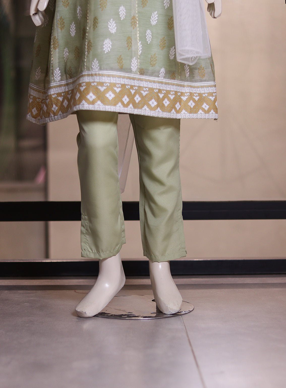 Aroob Fancy Embroidered Cotton Suit Stitch 3 Piece ARB24G D-0181 Aroob Fancy Embroidered Cotton Suit Stitch 3 Piece ARB24G D-0181