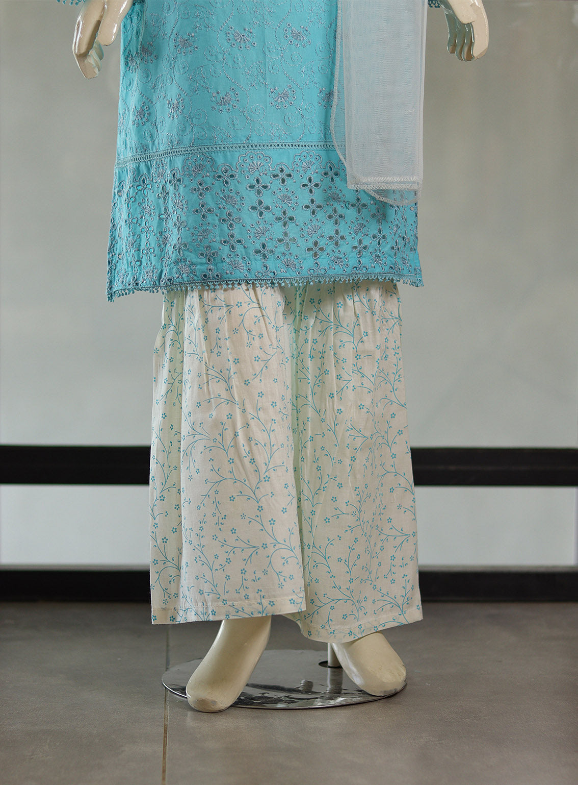 Aroob Fancy Embroidered Cotton Suit Stitch 3 Piece ARB24G D-0188 Aroob Fancy Embroidered Cotton Suit Stitch 3 Piece ARB24G D-0188