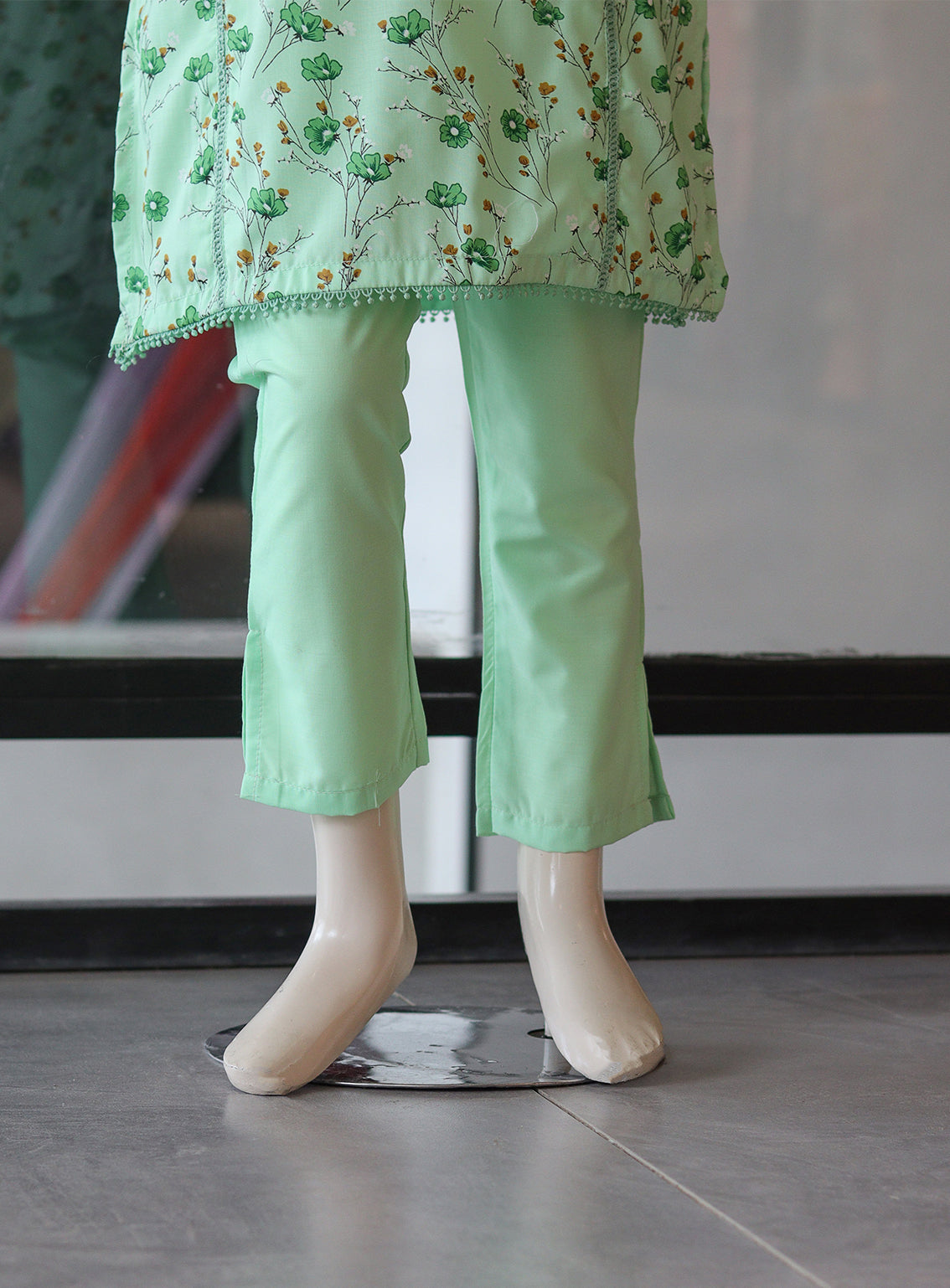 Aroob Fancy Embroidered Cotton Suit Stitch 3 Piece ARB24G D-087 Aroob Fancy Embroidered Cotton Suit Stitch 3 Piece ARB24G D-087