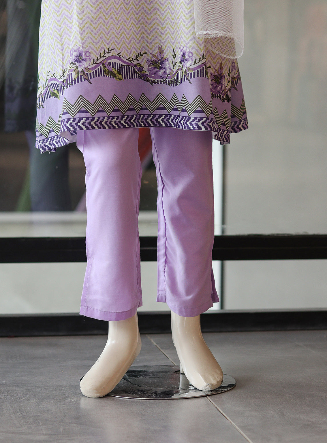 Aroob Fancy Embroidered Cotton Suit Stitch 3 Piece ARB24G D-098 Aroob Fancy Embroidered Cotton Suit Stitch 3 Piece ARB24G D-098