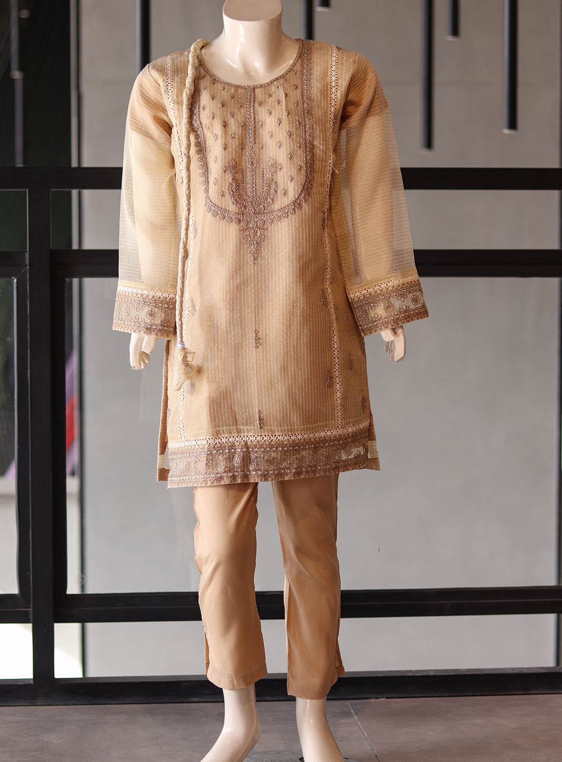 Aroob Fancy Embroidered Net Suit Stitch 3 Piece - ARB24G 061 Aroob Fancy Embroidered Net Suit Stitch 3 Piece - ARB24G 061