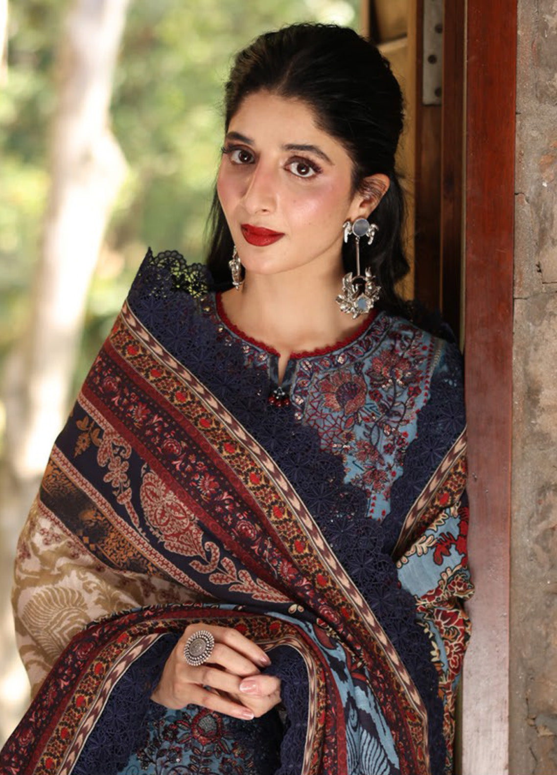 Asim Jofa Embroidered Khaddar Winter 3 Piece Unstitched Suit AJ24UW AJUW-01 Asim Jofa Embroidered Khaddar Winter 3 Piece Unstitched Suit AJ24UW AJUW-01