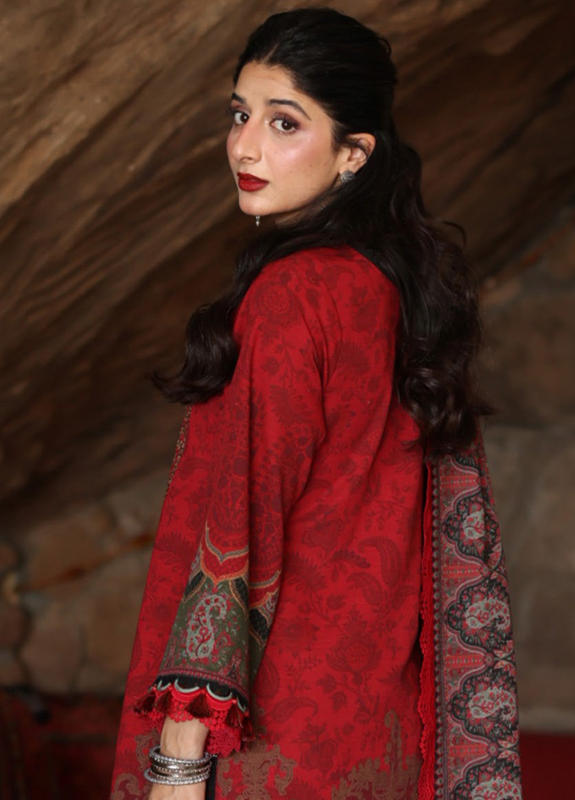 Asim Jofa Embroidered Khaddar Winter 3 Piece Unstitched Suit AJ24UW AJUW-02 Asim Jofa Embroidered Khaddar Winter 3 Piece Unstitched Suit AJ24UW AJUW-02