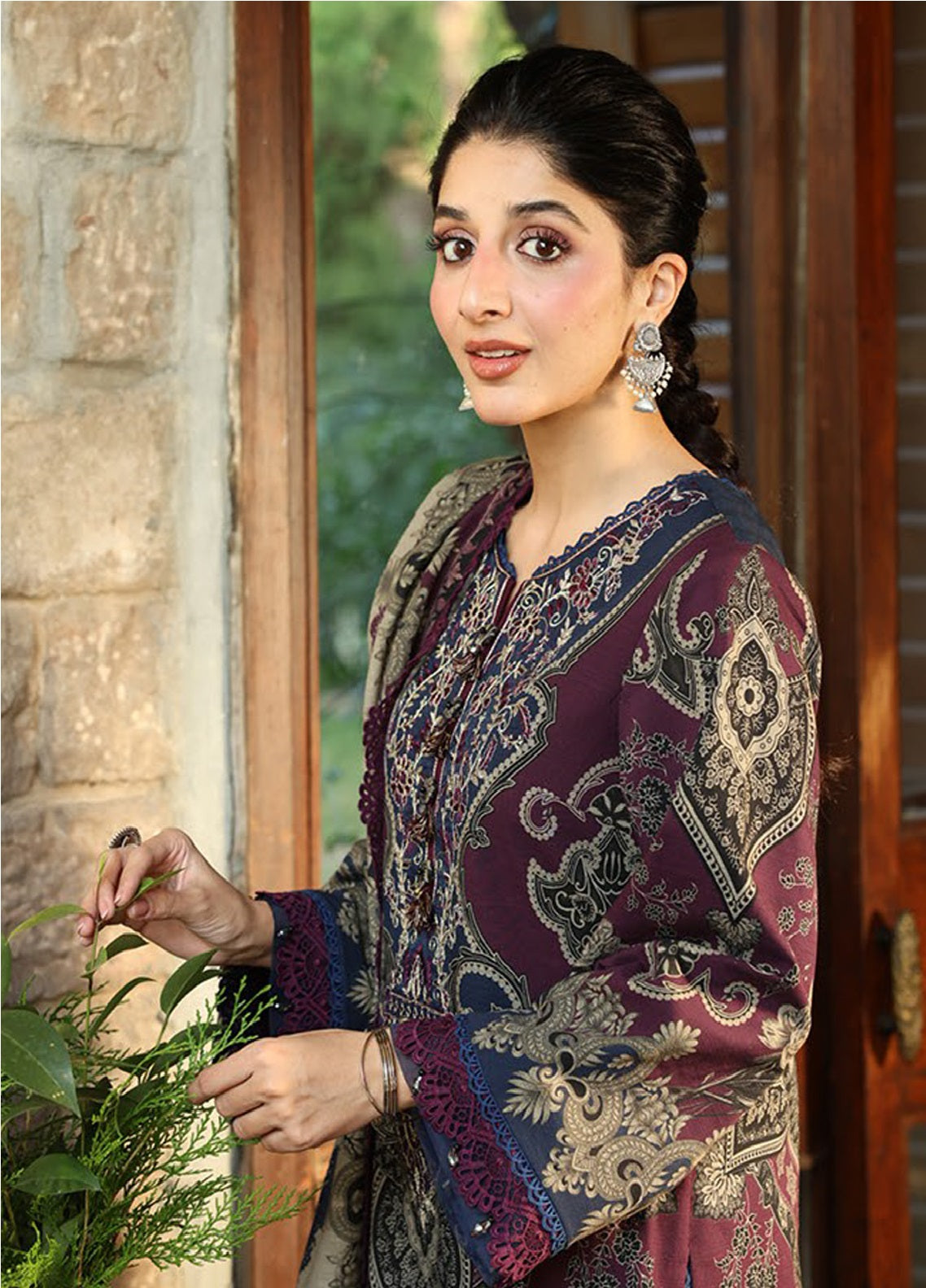 Asim Jofa Embroidered Khaddar Winter 3 Piece Unstitched Suit AJ24UW AJUW-06 Asim Jofa Embroidered Khaddar Winter 3 Piece Unstitched Suit AJ24UW AJUW-06