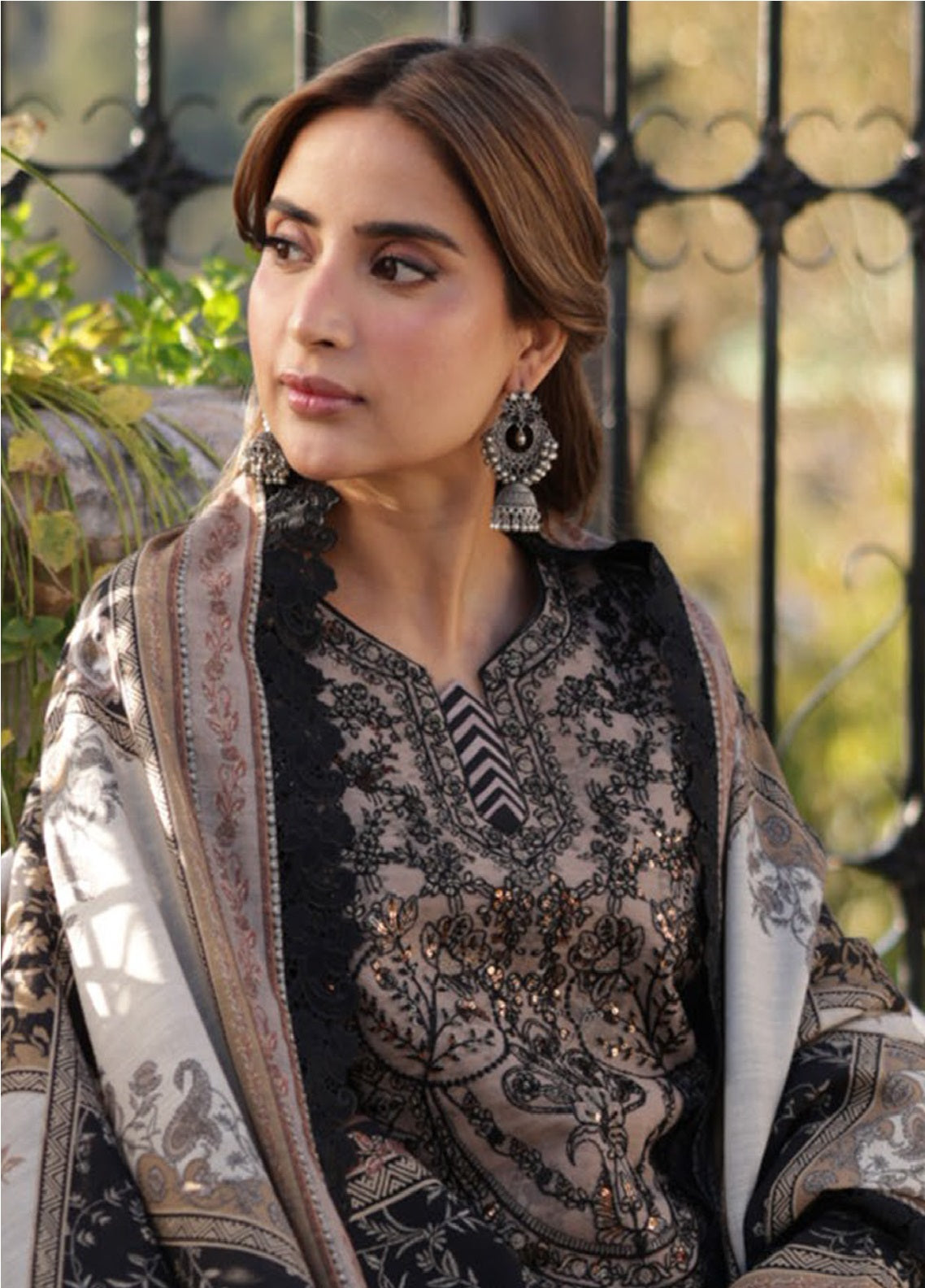 Asim Jofa Embroidered Khaddar Winter 3 Piece Unstitched Suit AJ24UW AJUW-08 Asim Jofa Embroidered Khaddar Winter 3 Piece Unstitched Suit AJ24UW AJUW-08