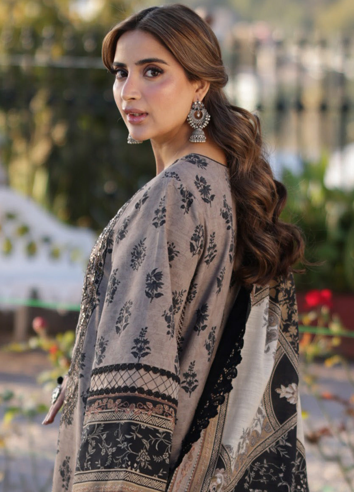 Asim Jofa Embroidered Khaddar Winter 3 Piece Unstitched Suit AJ24UW AJUW-08 Asim Jofa Embroidered Khaddar Winter 3 Piece Unstitched Suit AJ24UW AJUW-08