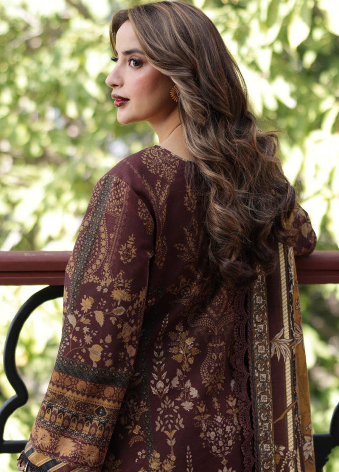 Asim Jofa Embroidered Khaddar Winter 3 Piece Unstitched Suit AJ24UW AJUW-10 Asim Jofa Embroidered Khaddar Winter 3 Piece Unstitched Suit AJ24UW AJUW-10