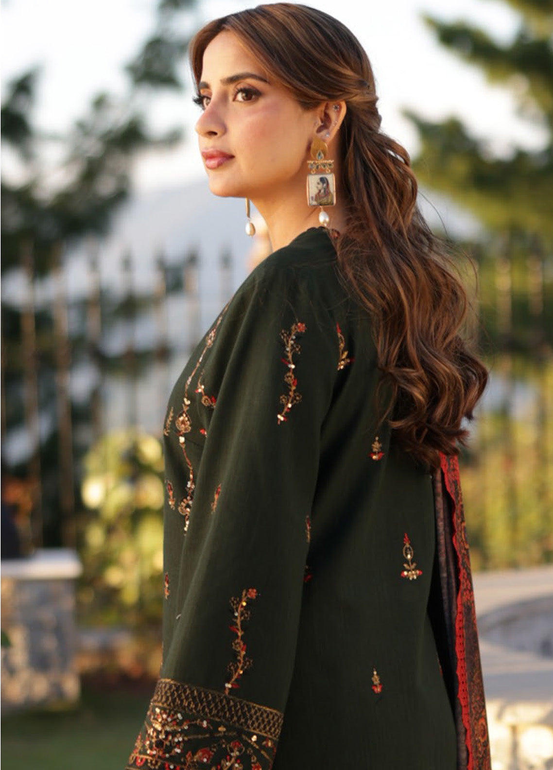 Asim Jofa Embroidered Khaddar Winter 3 Piece Unstitched Suit AJ24UW AJUW-11 Asim Jofa Embroidered Khaddar Winter 3 Piece Unstitched Suit AJ24UW AJUW-11