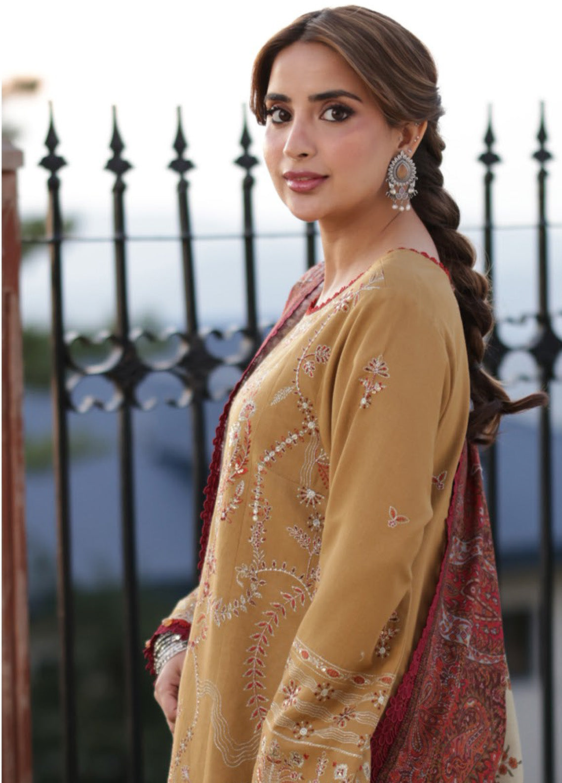 Asim Jofa Embroidered Khaddar Winter 3 Piece Unstitched Suit AJ24UW AJUW-13 Asim Jofa Embroidered Khaddar Winter 3 Piece Unstitched Suit AJ24UW AJUW-13