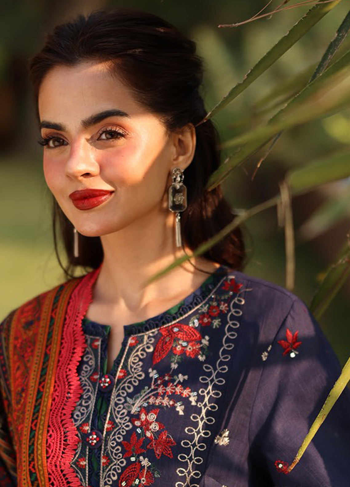 Asim Jofa Embroidered Khaddar Winter 3 Piece Unstitched Suit AJ24UW AJUW-14 Asim Jofa Embroidered Khaddar Winter 3 Piece Unstitched Suit AJ24UW AJUW-14