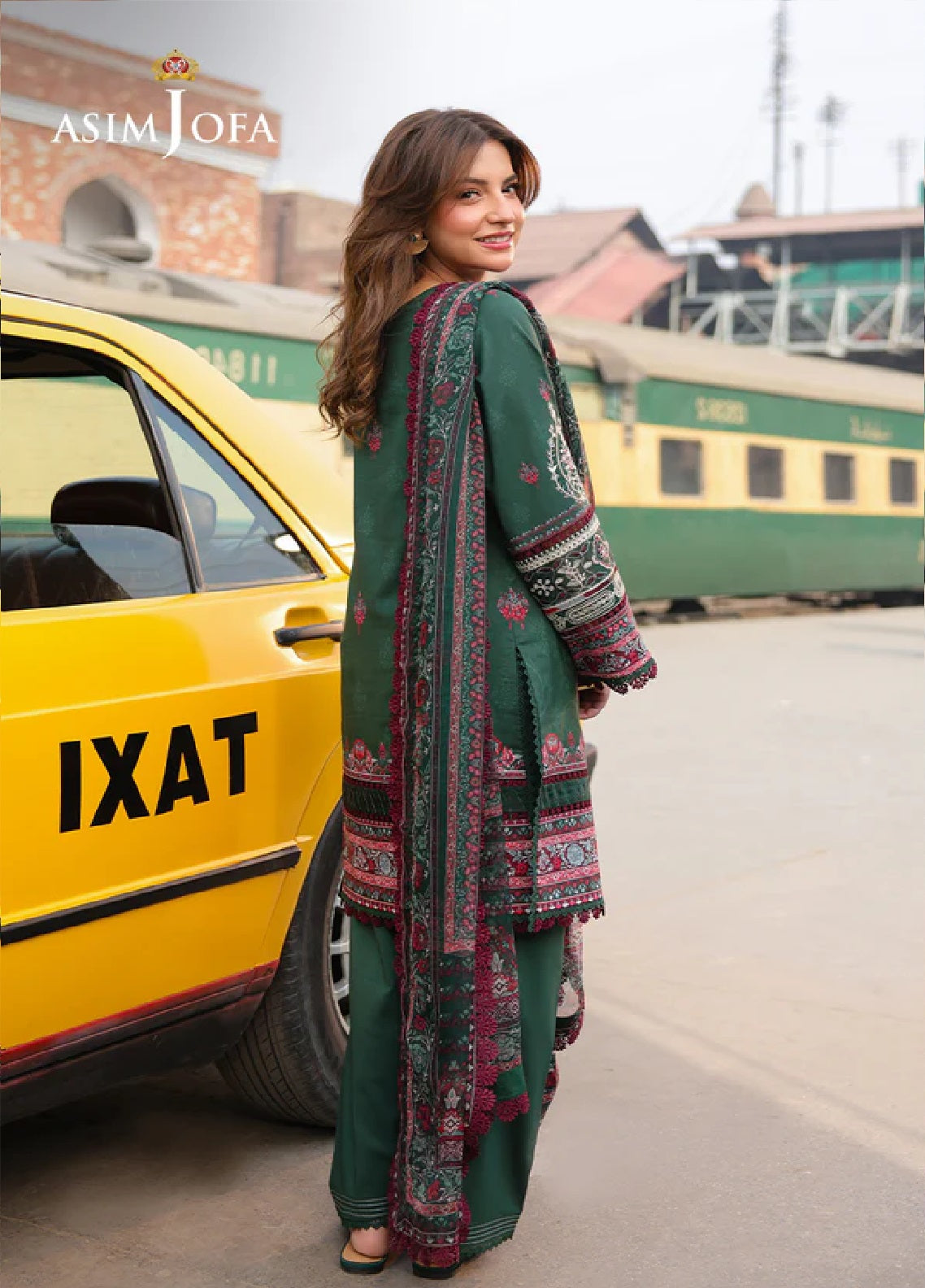 Asim Jofa Embroidered Lawn 3 Piece Unstitched Suit AJ25EL AJUBF-41 Asim Jofa Embroidered Lawn 3 Piece Unstitched Suit AJ25EL AJUBF-41