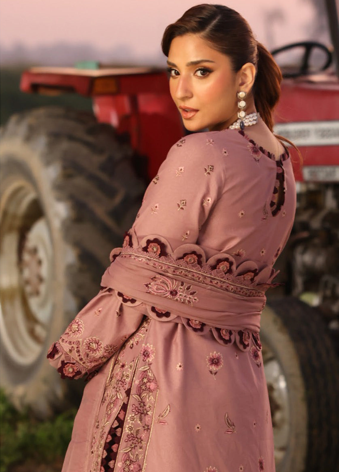 Asim Jofa Embroidered Lawn 3 Piece Unstitched Suit AJ25L D-AJELL-02 Asim Jofa Embroidered Lawn 3 Piece Unstitched Suit AJ25L D-AJELL-02