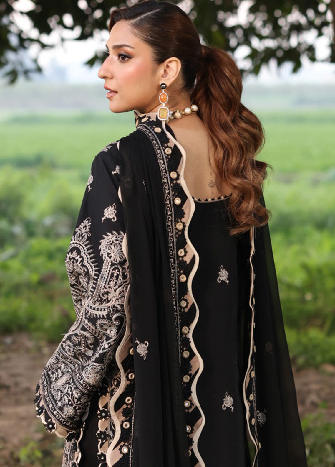 Asim Jofa Embroidered Lawn 3 Piece Unstitched Suit AJ25L D-AJELL-03 Asim Jofa Embroidered Lawn 3 Piece Unstitched Suit AJ25L D-AJELL-03