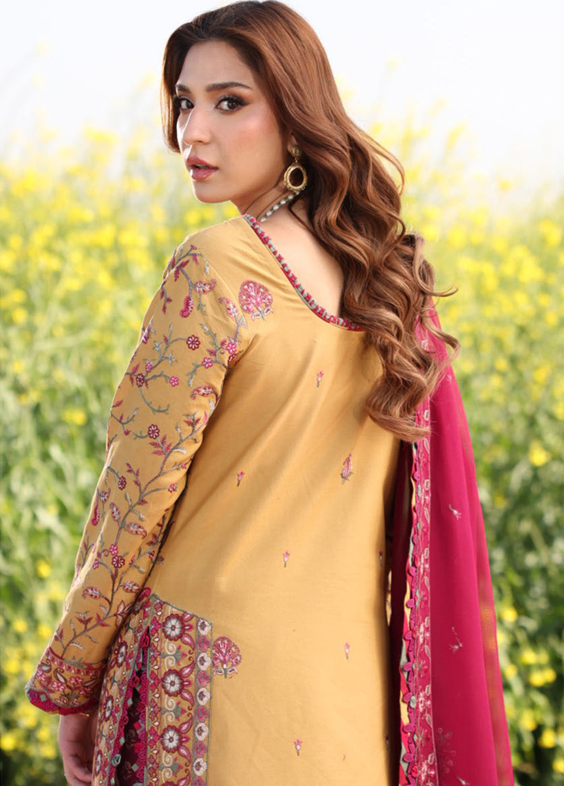 Asim Jofa Embroidered Lawn 3 Piece Unstitched Suit AJ25L D-AJELL-07 Asim Jofa Embroidered Lawn 3 Piece Unstitched Suit AJ25L D-AJELL-07