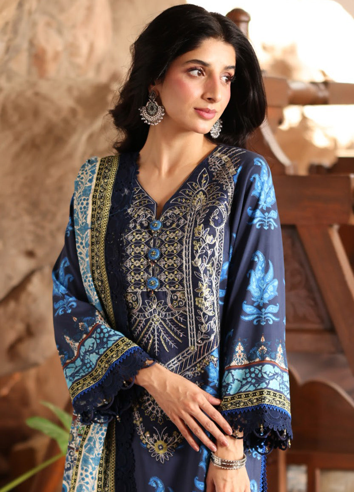 Asim Jofa Embroidered Viscose Winter 3 Piece Unstitched Suit AJ24UW AJUW-16 Asim Jofa Embroidered Viscose Winter 3 Piece Unstitched Suit AJ24UW AJUW-16